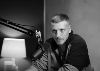 Felix Lobrecht Vermögen: Wie der deutsche Comedian mit Humor zu Wohlstand gelangte