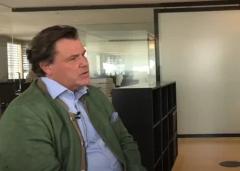 Fredy Gantners Vermögen: Der extravagante Lebensstil des Milliardärs und die Porsche-Klage 8 Fredy Gantners Vermögen: Der extravagante Lebensstil des Milliardärs und die Porsche-Klage