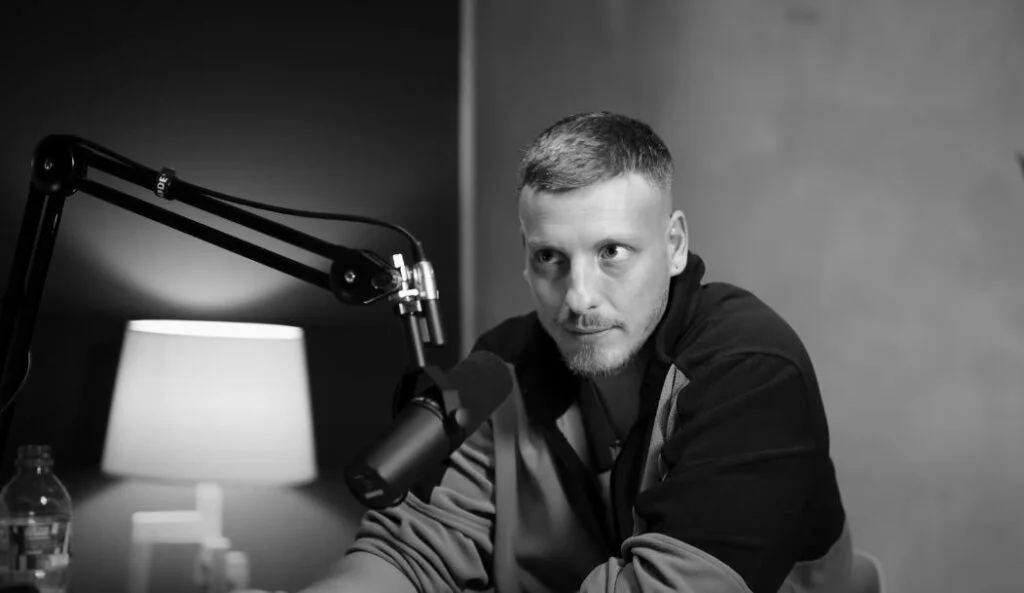 Felix Lobrecht Vermögen: Wie der deutsche Comedian mit Humor zu Wohlstand gelangte 1 Felix Lobrecht Vermögen